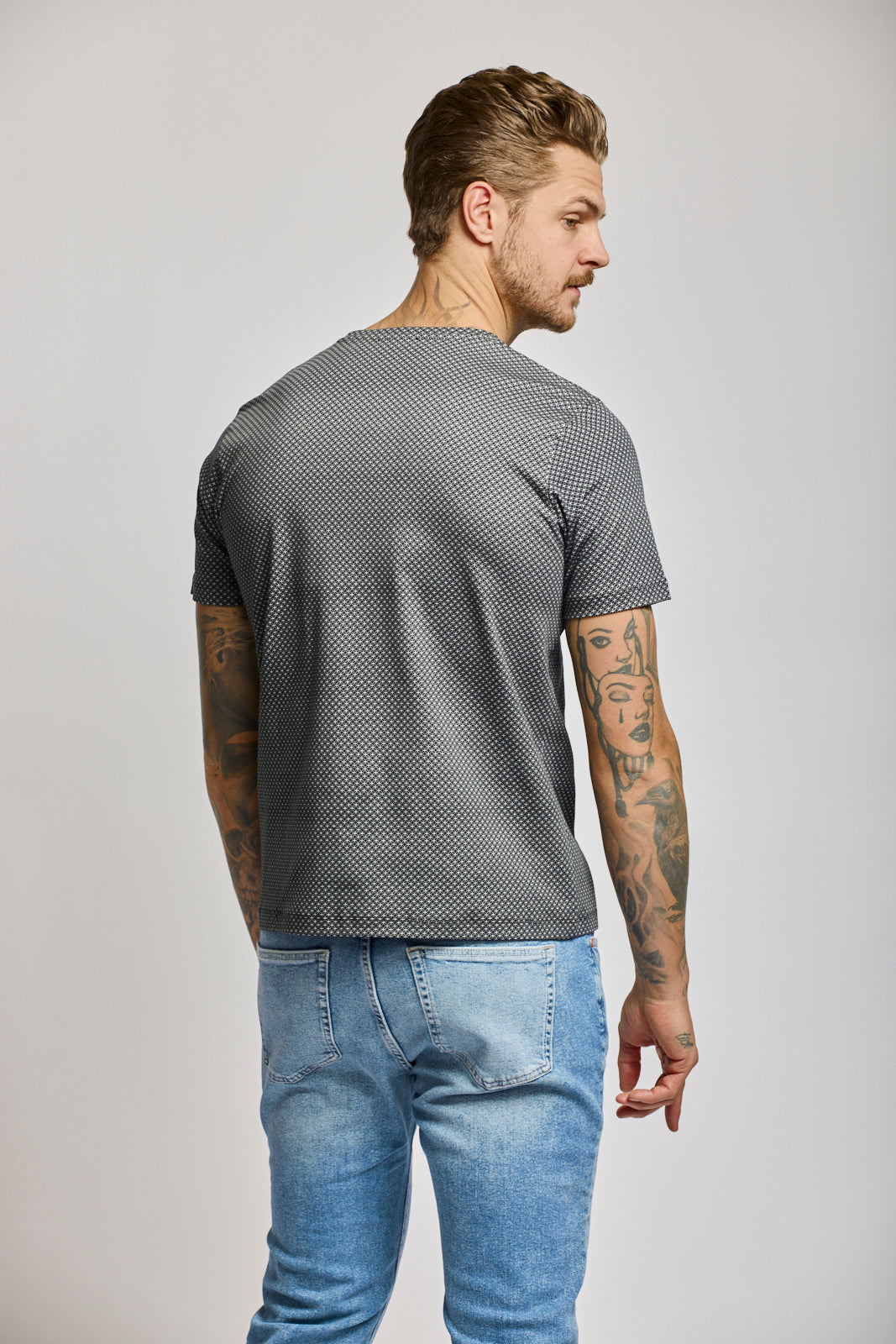 Easy Mondays Printed Crew Neck Black Hex
