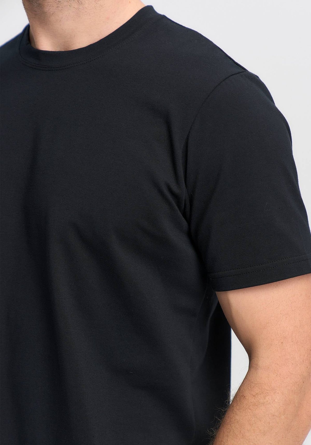 Untouched World Myron Tee - 170 Black